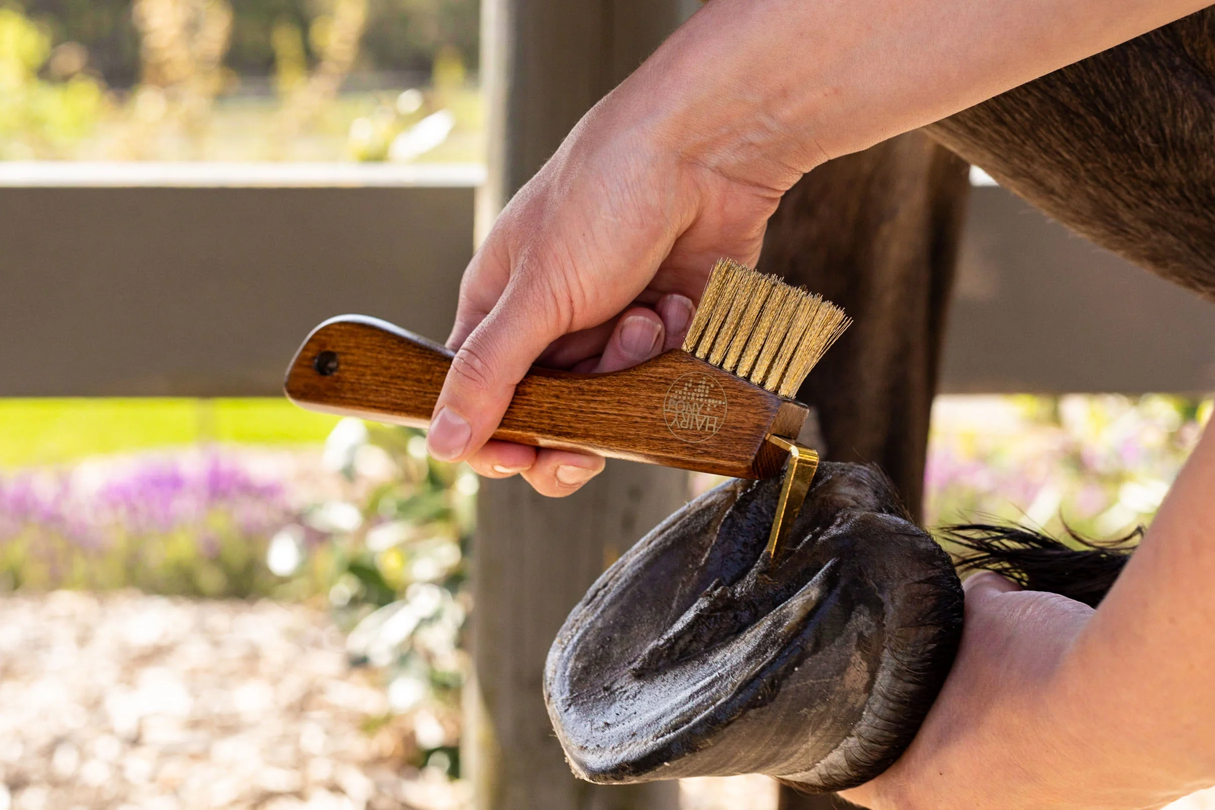 Hairy Pony Copper Bristle Hoof Pick - Image 3