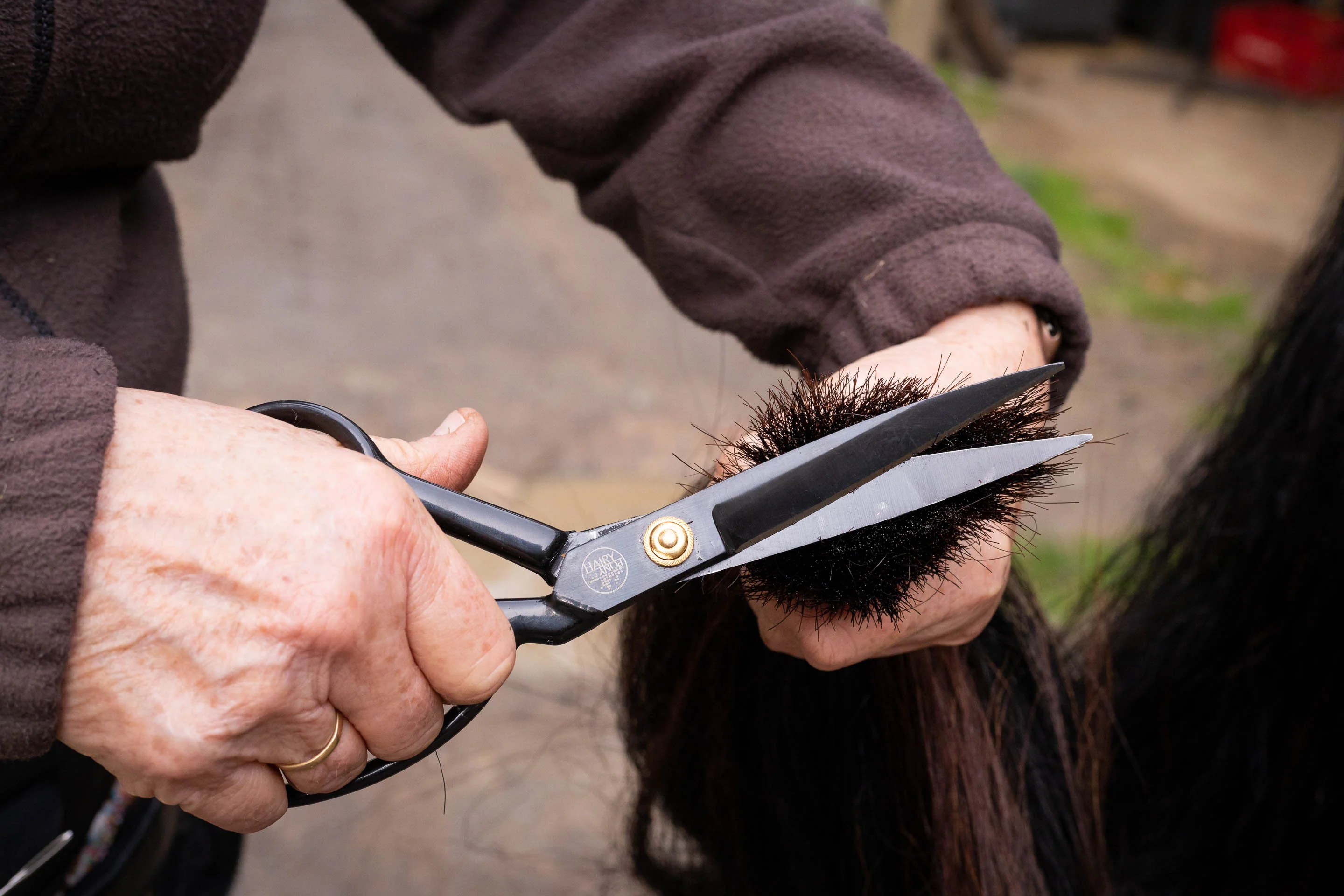 Hairy Pony Tail Trimming Scissors - Image 7