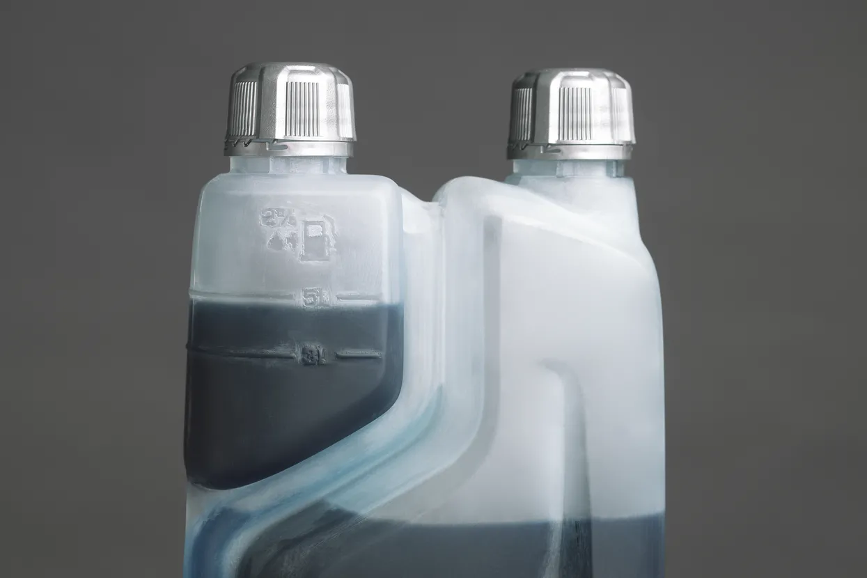 Husqvarna HP 2-Stroke Oil - Image 3