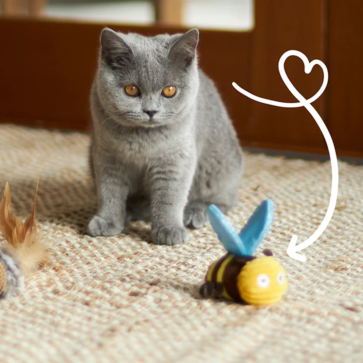 Kazoo Buzzing Bee Cat Toy - Image 2