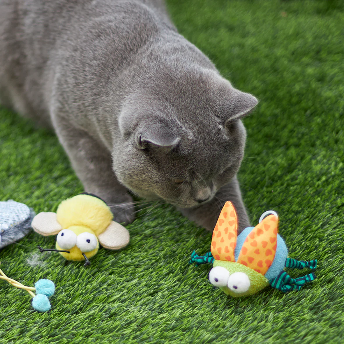 Kazoo Buzzing Bug Cat Toy - Image 4
