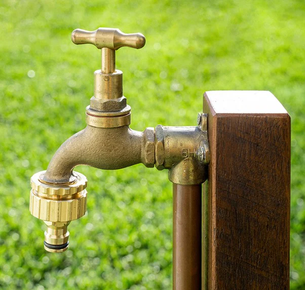 Neta Brass Universal Tap Adaptor - Image 2
