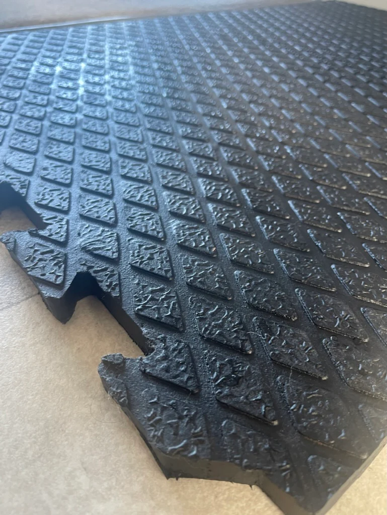 Rubber Stable Mat 1.8mx1.2mx19mm - Image 4