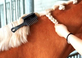Braiding Comb With Clip - Image 2