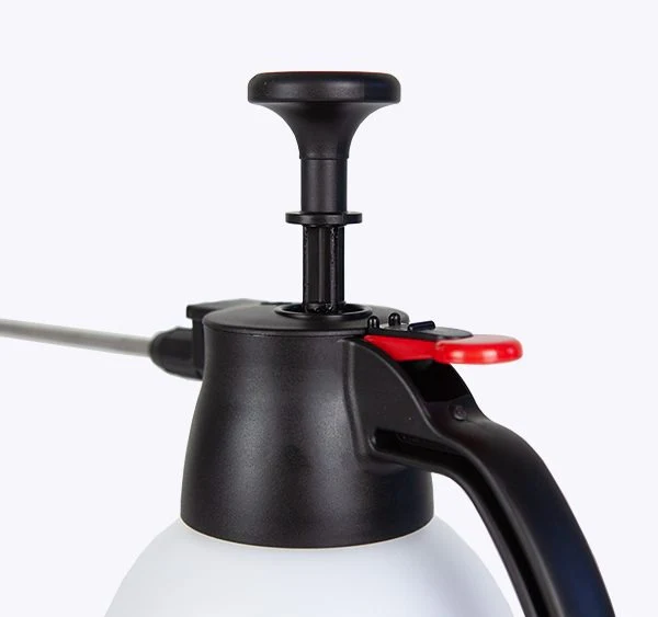 Solo 402 2L Manual Sprayer - Image 3